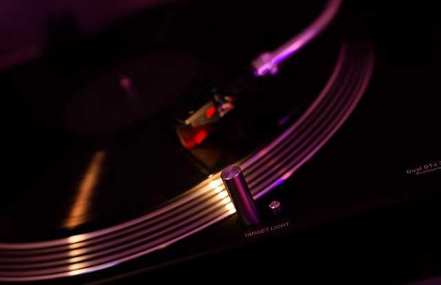 Ein Dual Plattenspieler steht für Qualität