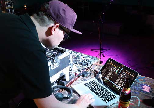 Plattenspieler mit USB Schnittstelle sorgen für eine Kommunikation mit anderen Geräten